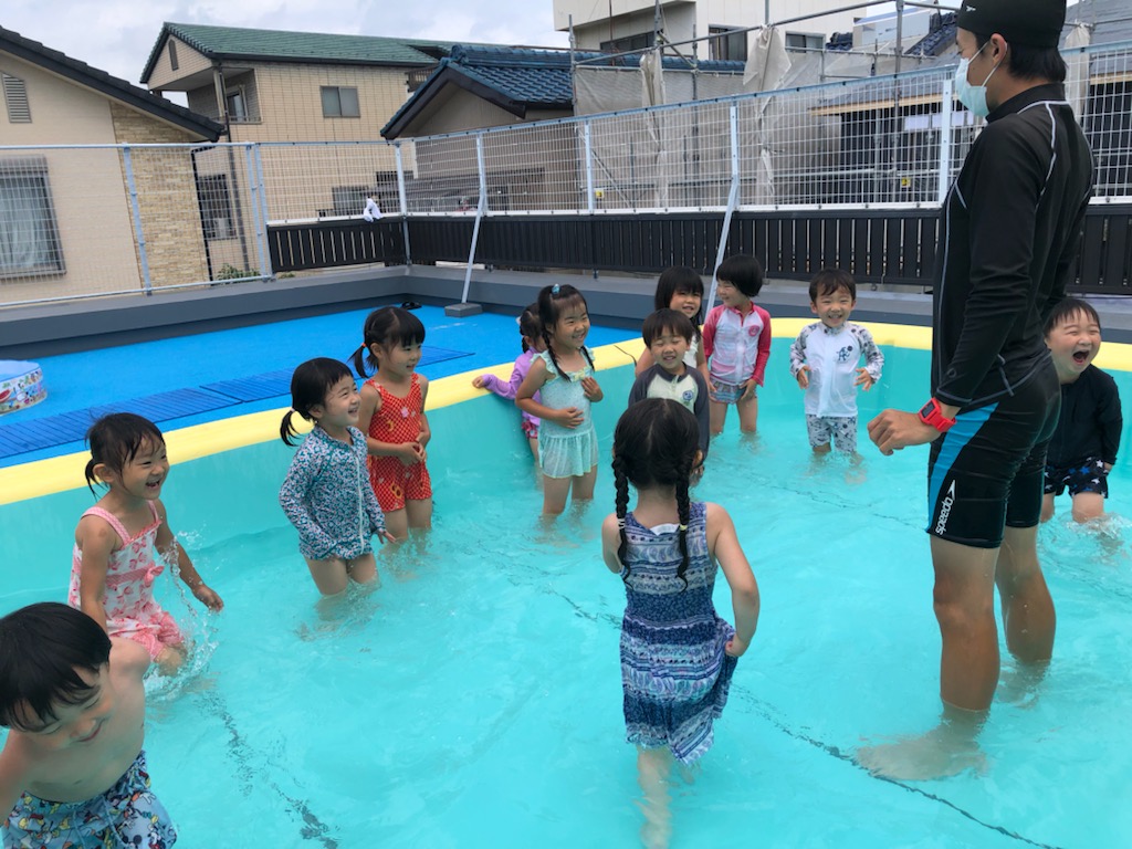 プール遊び♪｜学校法人 枇杷島キリスト教学園 枇杷島幼稚園
